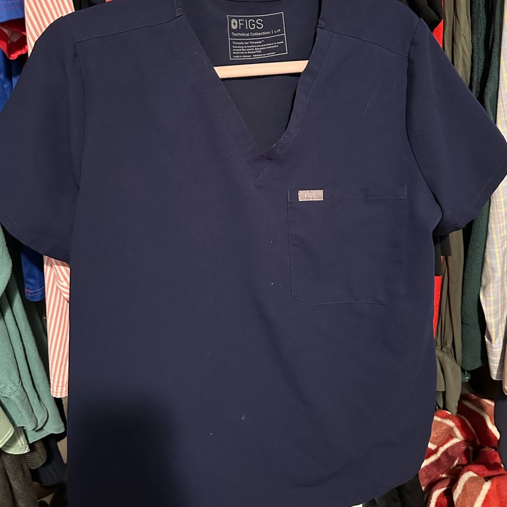 Figs women top